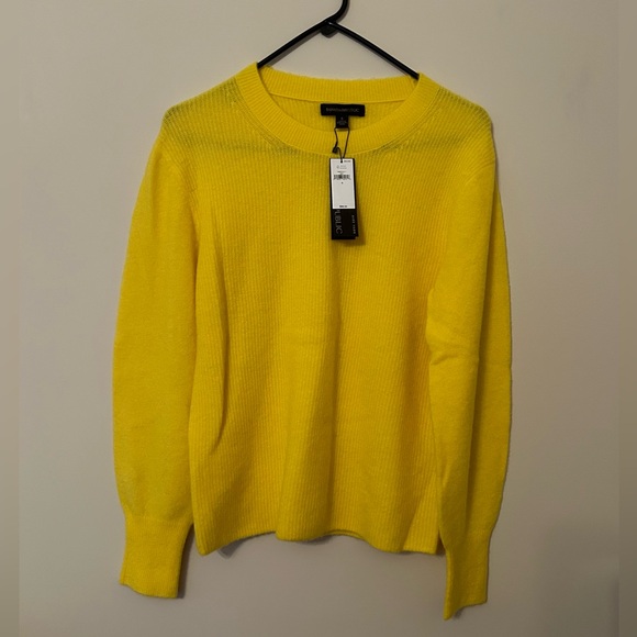 Banana Republic Aire Crew-Neck Sweater Yellow Size Small NWT - Picture 2 of 9
